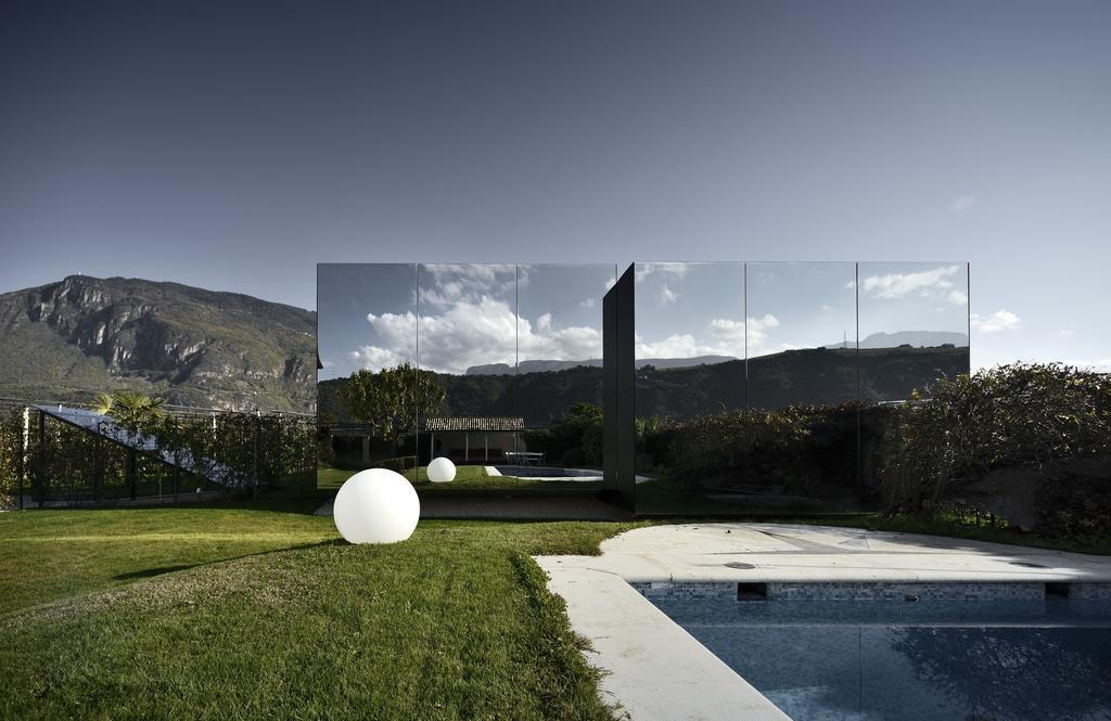 Mirror Houses Больцано Екстер'єр фото